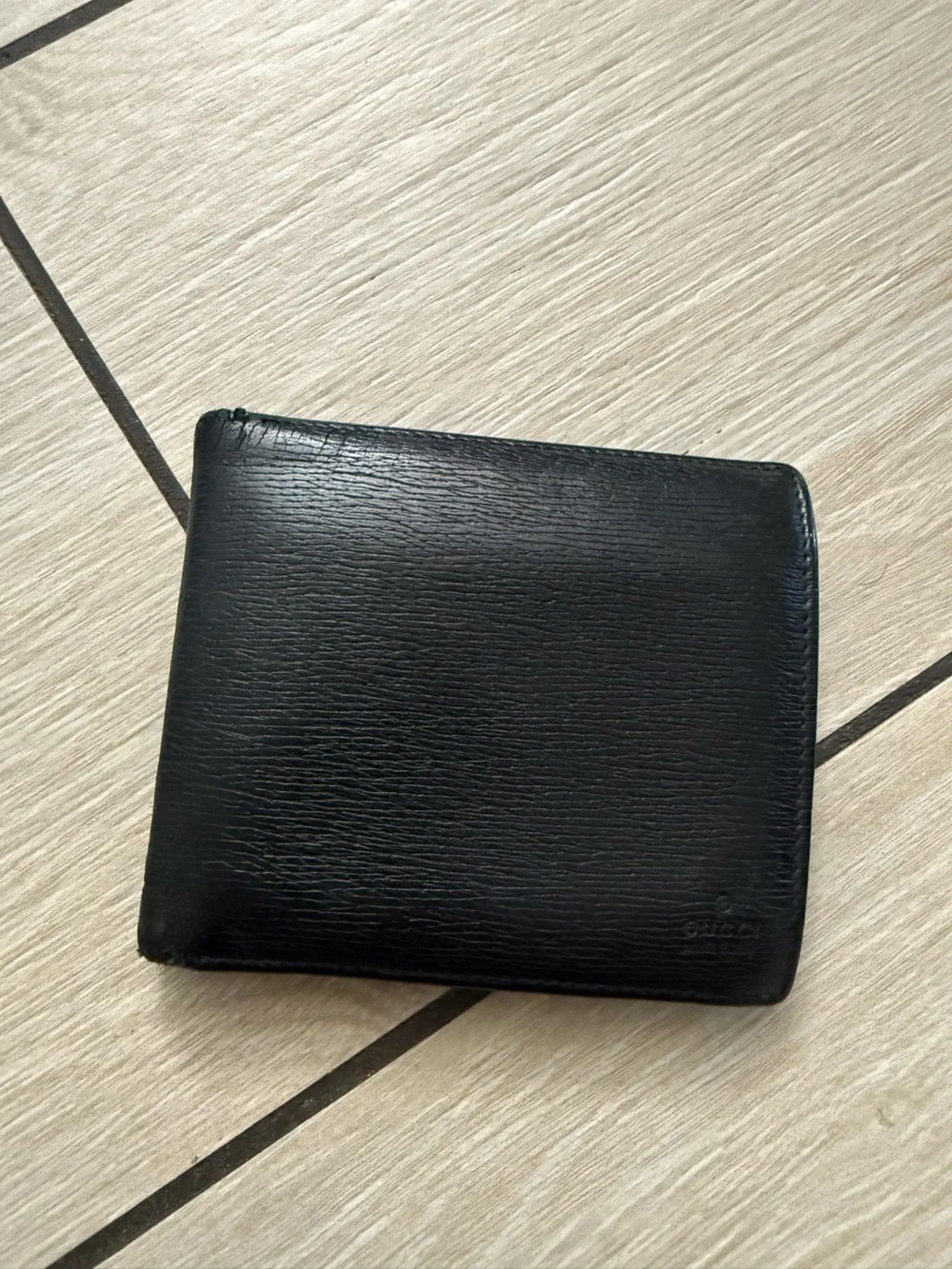 PRELOVED Gucci Black Leather Men's Bi-Fold Wallet